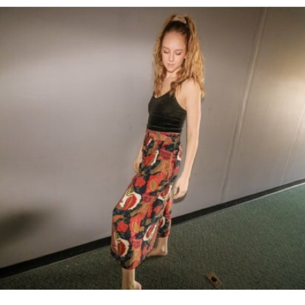 Intriguing Threads High Waisted Pants - Picture 4 of 5